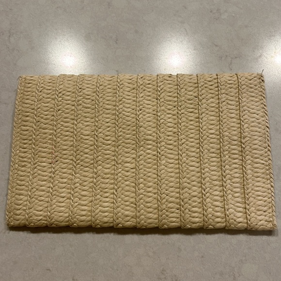 Neiman Marcus Vacay Vibes Envelope Clutch NWOT - Picture 4 of 7